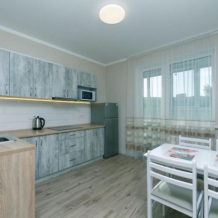 Драгоманова 38А 2Й Поверх Apartment Kiev Exterior foto