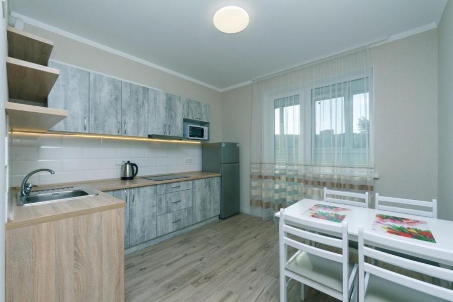 Драгоманова 38А 2Й Поверх Apartment Kiev Exterior foto