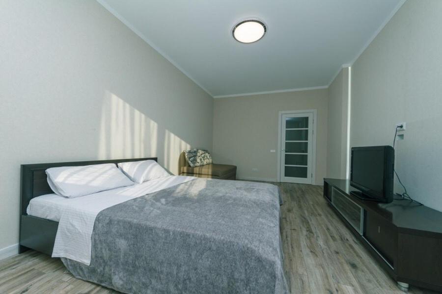 Драгоманова 38А 2Й Поверх Apartment Kiev Exterior foto