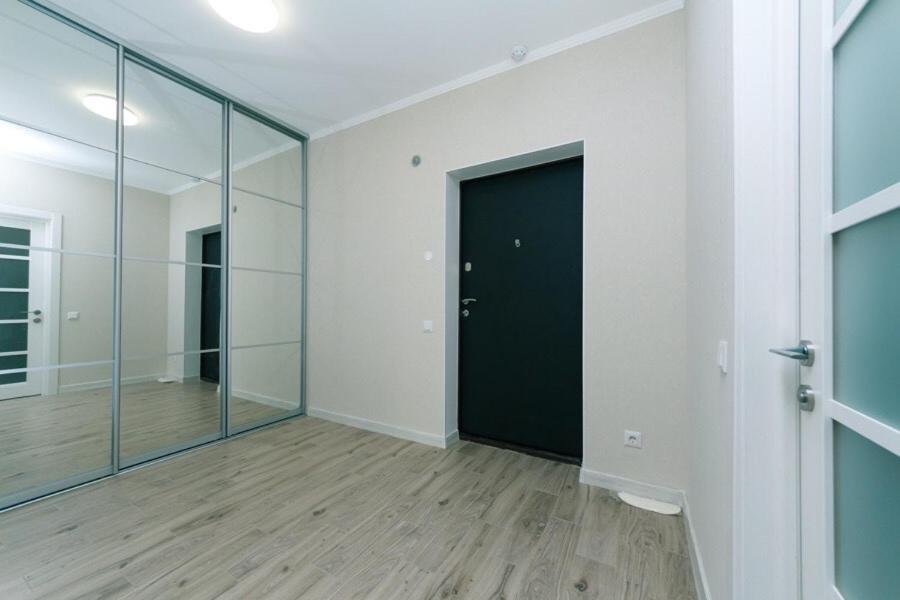 Драгоманова 38А 2Й Поверх Apartment Kiev Exterior foto