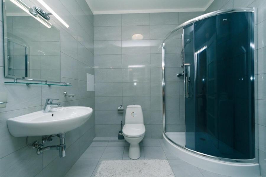 Драгоманова 38А 2Й Поверх Apartment Kiev Exterior foto